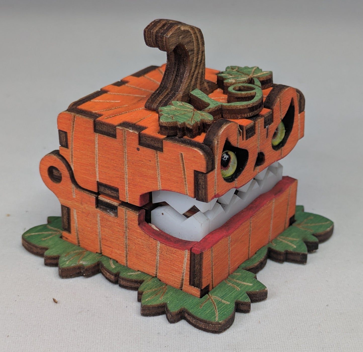 Pumpkin D20 Mimic Box